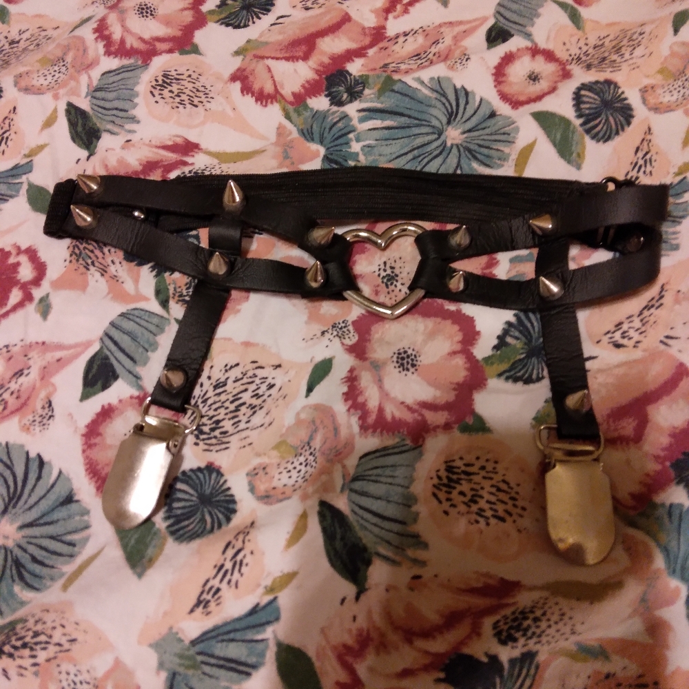 2 Stocking Garters